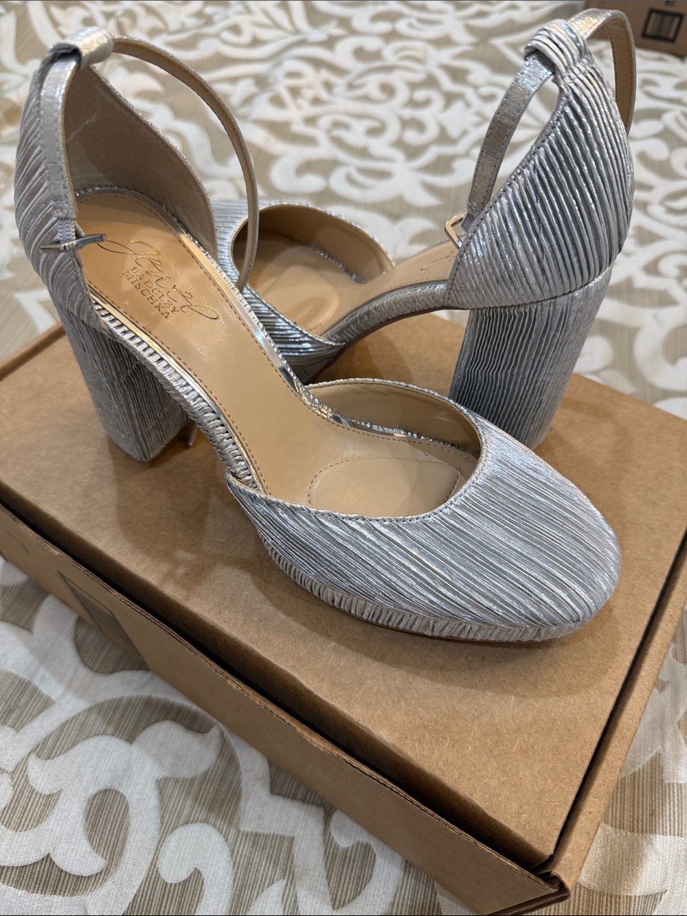 Jewel badgley Mischka Silver Textured Platform Block Heel Pumps - Women